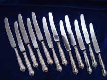 12 Scheffield Knives, Baroque style. England. 