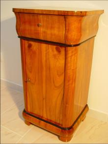 Biedermeier Halbschränkchen, Nussbaum-Holz, pedestal cupboard
